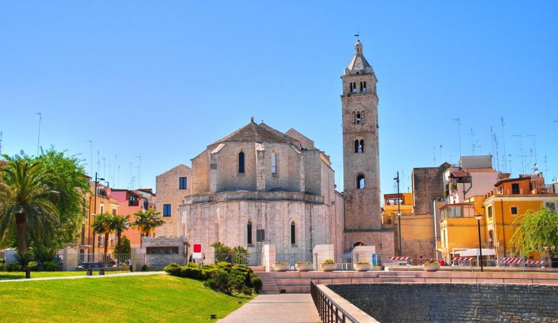 Centro Storico Redmood House A 5 Min Dal Mare, Breakfast, Aria Condizionata, Wi-Fi E Netflix Daire Barletta Dış mekan fotoğraf